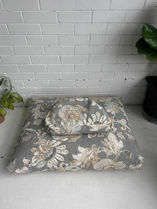 SetMeditationCanadianMadeFloralsGrey